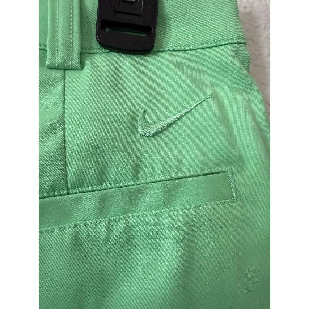 Nike Golf Tour Performance Dri-FIT‎ Men's Green Shorts Size 30 M Flat Front
